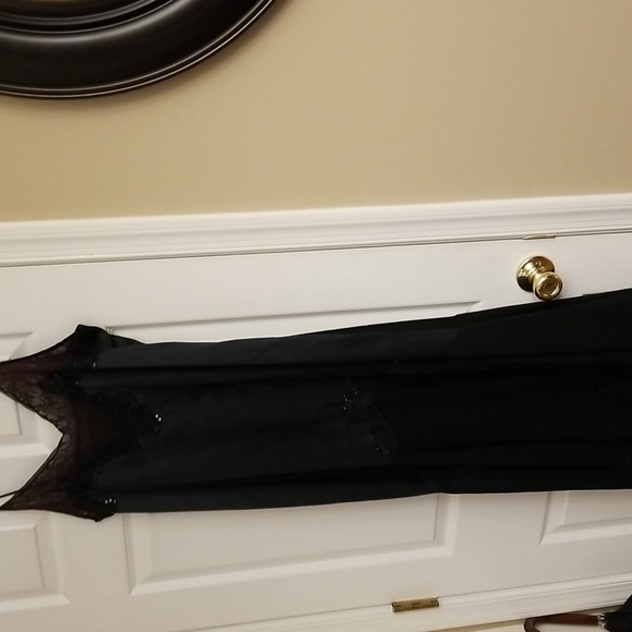 Vintage black nightgown - Picture 4 of 13